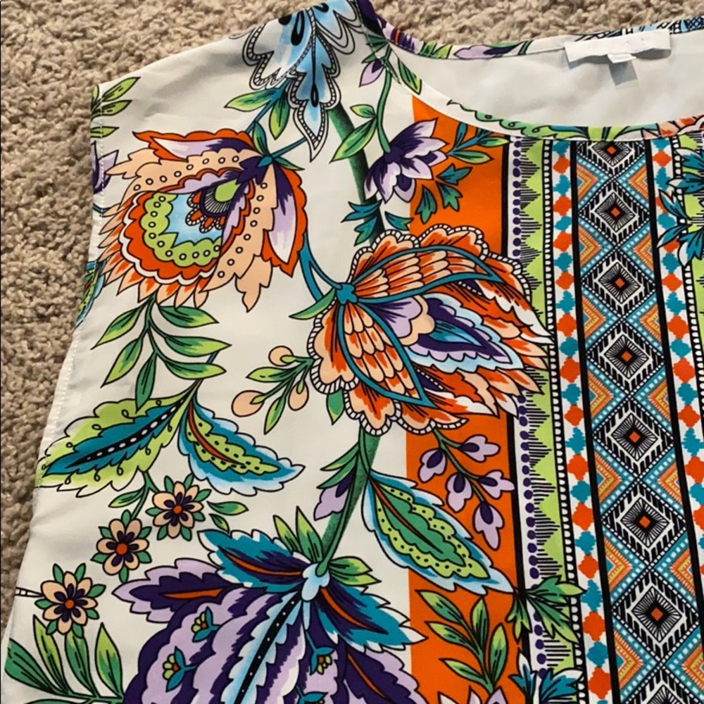 Boutique Floral Blouse - Picture 7 of 9